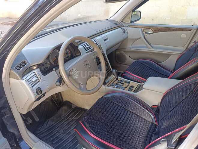 Mercedes E 240 2001, 275,000 km - 2.4 l - Bakı