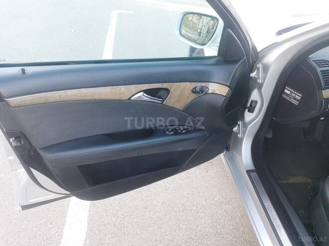Mercedes E 220 2006, 205,000 km - 2.2 l - Bakı