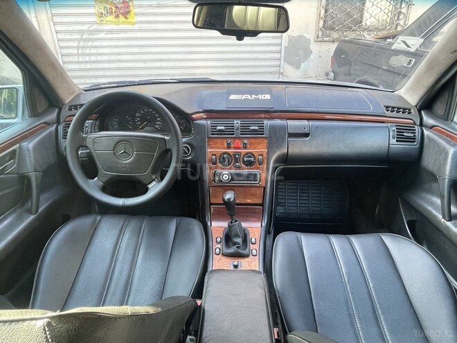Mercedes E 220 1996, 234,000 km - 2.2 l - Bakı