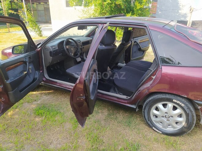 Opel Vectra 1993, 400,000 km - 2.0 l - Zaqatala