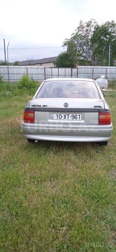 Opel Vectra 1992, 250,000 km - 1.8 л - Quba