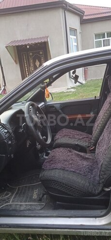 Opel Vectra 1992, 250,000 km - 1.8 л - Quba