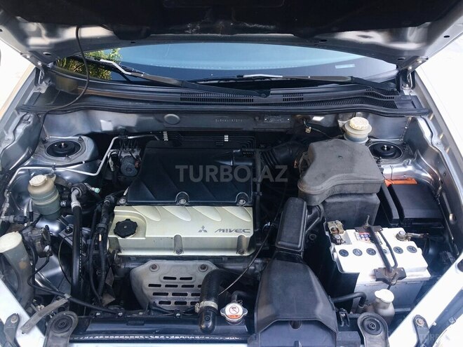 Mitsubishi Outlander 2006, 282,041 km - 2.4 l - Şəki