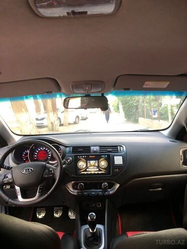 Kia Rio 2011, 280,000 km - 1.1 л - Bakı