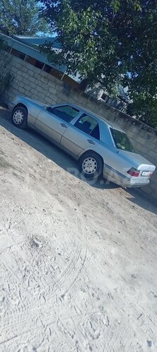 Mercedes E 250 1994, 550,000 km - 2.5 l - Beyləqan