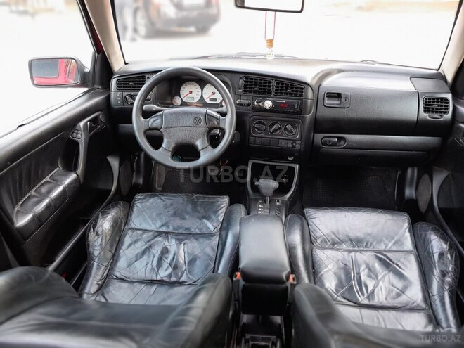 Volkswagen Golf 1996, 270,000 km - 1.6 l - Sumqayıt