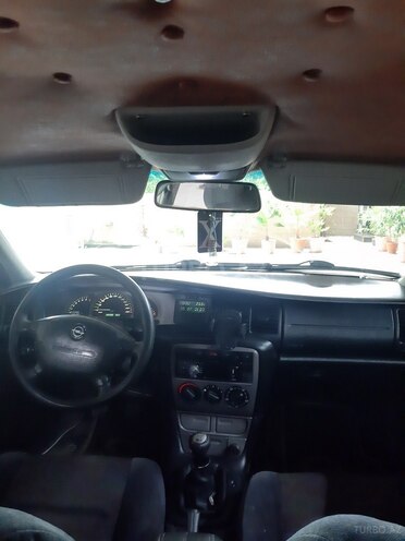 Opel Vectra 1999, 380,000 km - 1.6 l - Gəncə