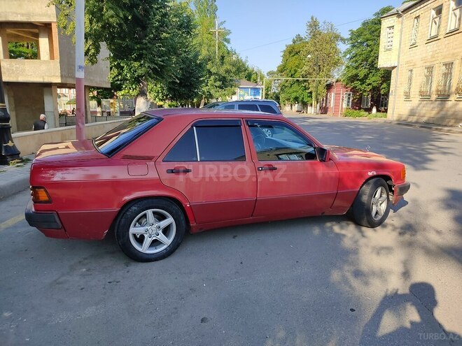 Mercedes 190 1992, 313,000 km - 2.0 l - Quba