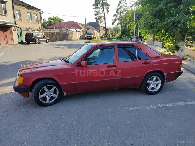 Mercedes 190 1992, 313,000 km - 2.0 l - Quba