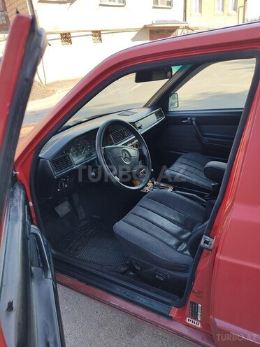 Mercedes 190 1992, 313,000 km - 2.0 l - Quba