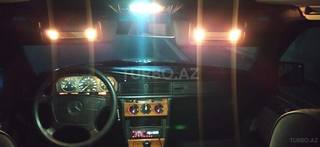 Mercedes 190 1992, 313,000 km - 2.0 l - Quba