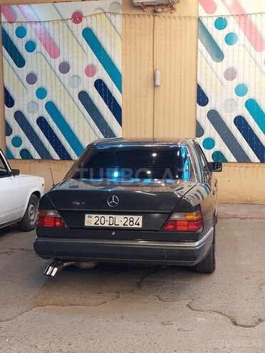 Mercedes E 230 1991, 301,000 km - 2.3 l - Gəncə