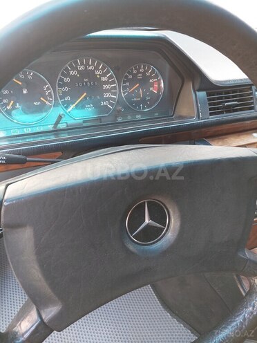 Mercedes E 230 1991, 301,000 km - 2.3 l - Gəncə