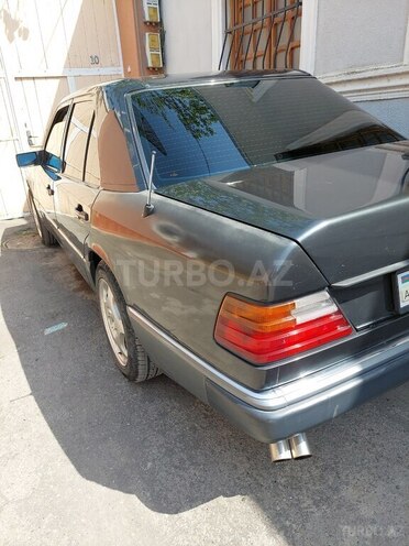 Mercedes E 230 1991, 301,000 km - 2.3 l - Gəncə