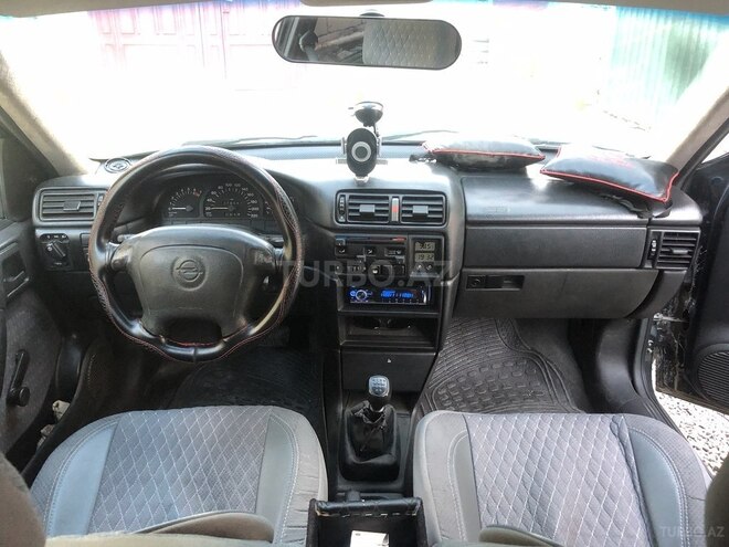 Opel Vectra 1995, 380,000 km - 2.0 l - Sumqayıt