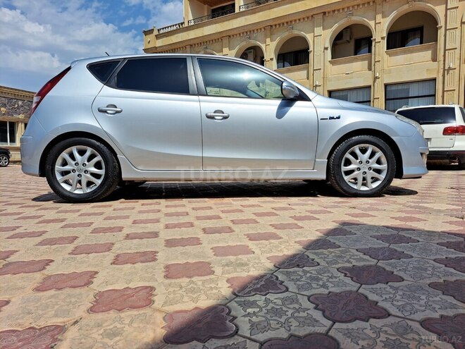 Hyundai i30 2010, 144,700 km - 1.6 l - Gəncə
