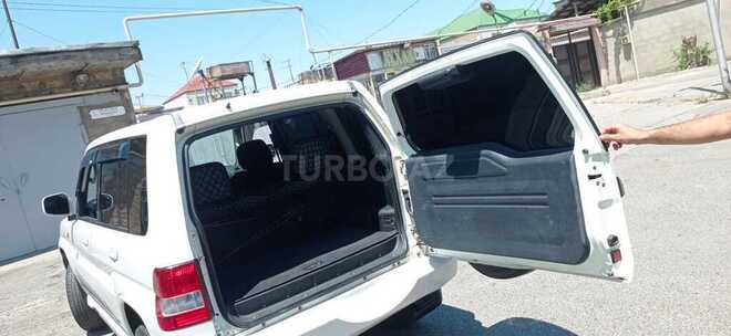 Mitsubishi Pajero io 1999, 234,567 km - 1.8 l - Bakı