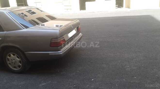 Mercedes E 250 1992, 258,075 km - 2.5 l - Bakı