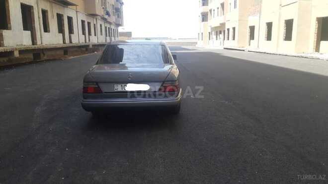 Mercedes E 250 1992, 258,075 km - 2.5 l - Bakı