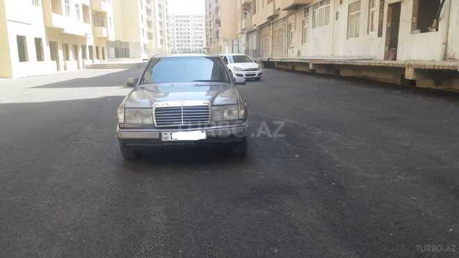 Mercedes E 250 1992, 258,075 km - 2.5 l - Bakı
