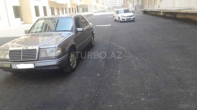 Mercedes E 250 1992, 258,075 km - 2.5 l - Bakı
