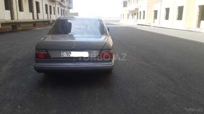 Mercedes E 250 1992, 258,075 km - 2.5 l - Bakı