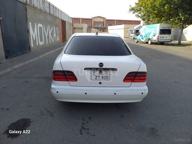 Mercedes E 320 2001, 311,621 km - 3.2 l - Bakı