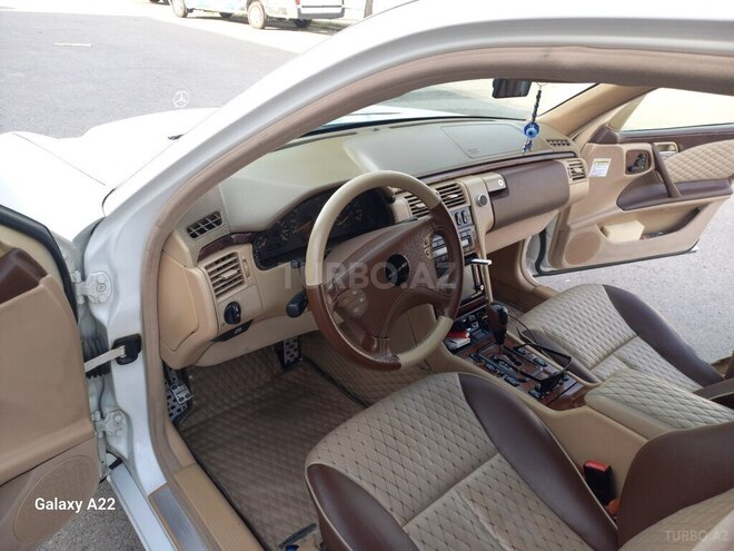 Mercedes E 320 2001, 311,621 km - 3.2 l - Bakı