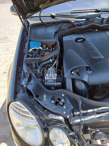 Mercedes E 220 2006, 325,000 km - 2.2 l - Bakı