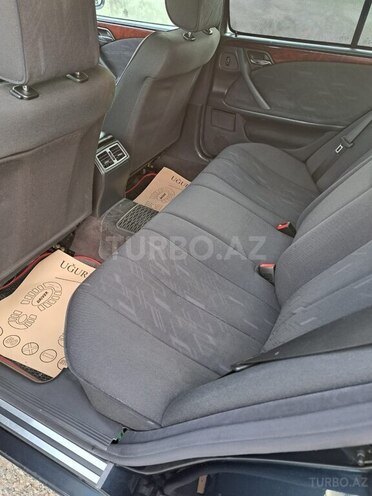 Mercedes E 240 2000, 286,000 km - 2.4 l - Gəncə