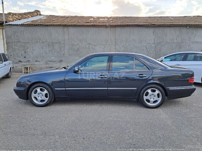 Mercedes E 240 2000, 286,000 km - 2.4 l - Gəncə