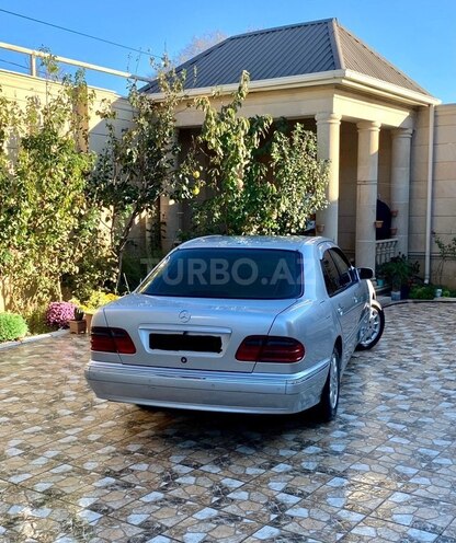 Mercedes E 240 2000, 393,000 km - 2.6 l - Sumqayıt