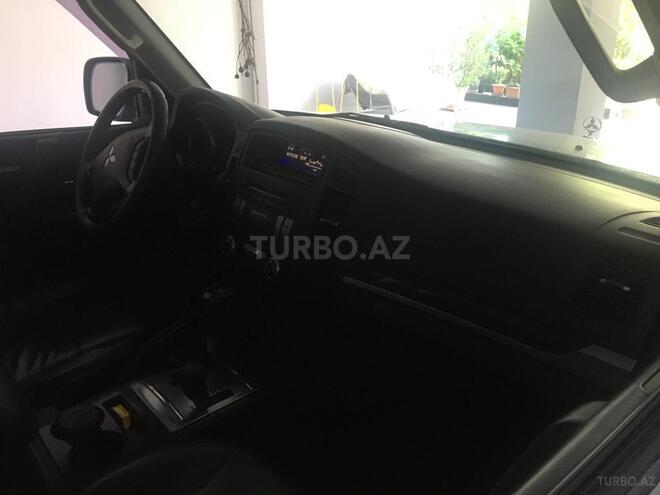 Mitsubishi Pajero 2011, 241,000 km - 3.5 l - Zaqatala