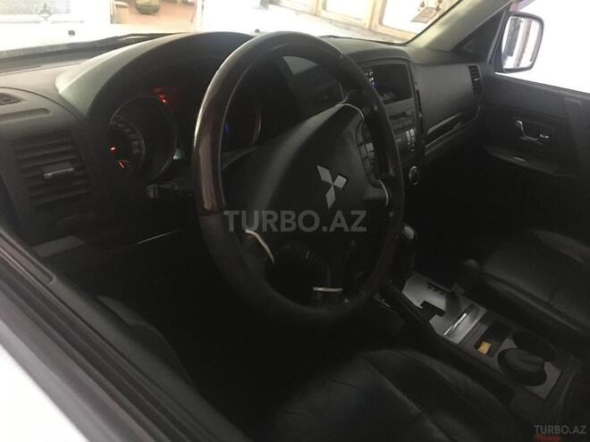 Mitsubishi Pajero 2011, 241,000 km - 3.5 l - Zaqatala