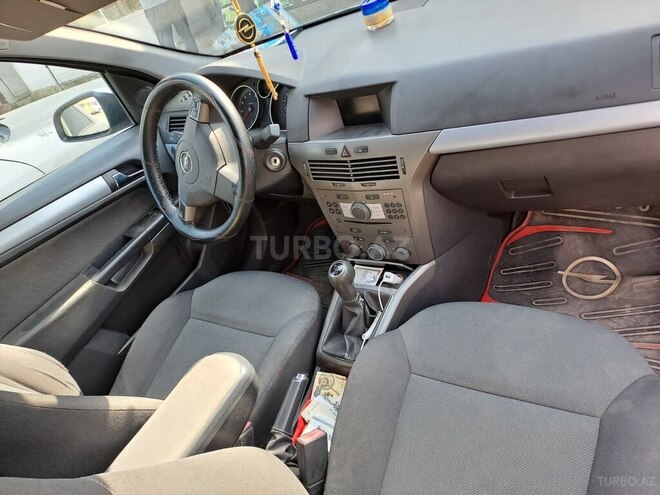 Opel Astra 2006, 192,000 km - 1.4 l - Quba