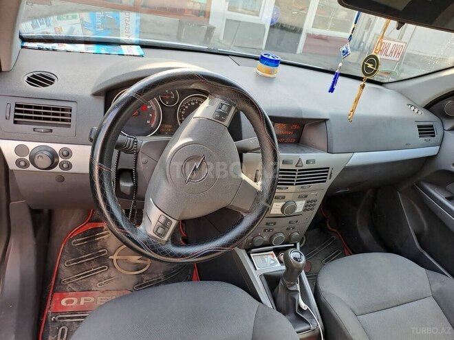 Opel Astra 2006, 192,000 km - 1.4 l - Quba