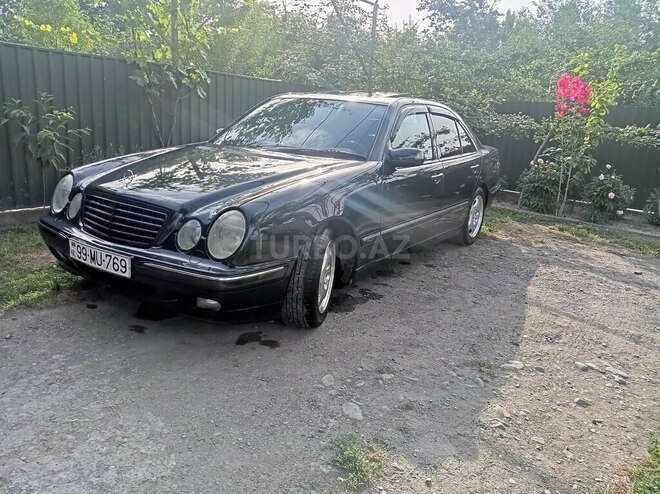 Mercedes E 240 2000, 285,647 km - 2.4 l - Zaqatala