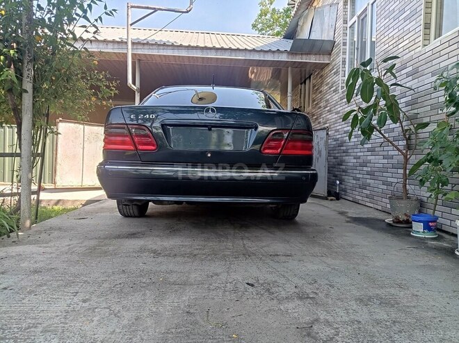 Mercedes E 240 2000, 285,647 km - 2.4 l - Zaqatala
