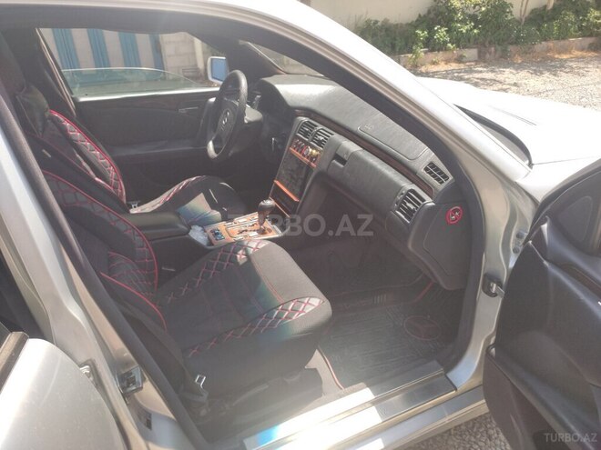 Mercedes E 220 1999, 248,000 km - 2.2 l - Bakı