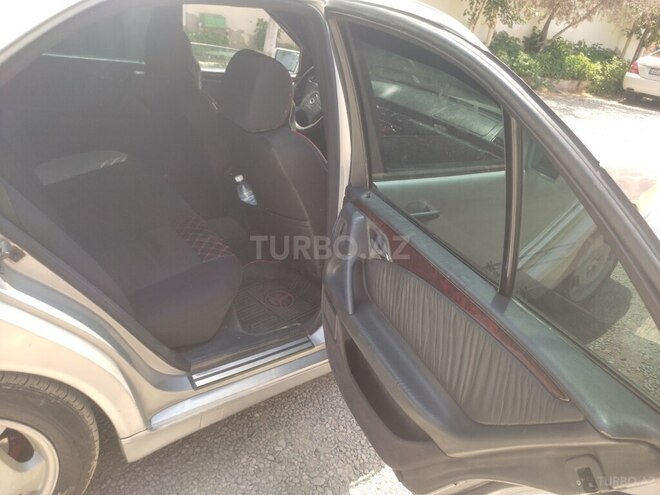 Mercedes E 220 1999, 248,000 km - 2.2 l - Bakı