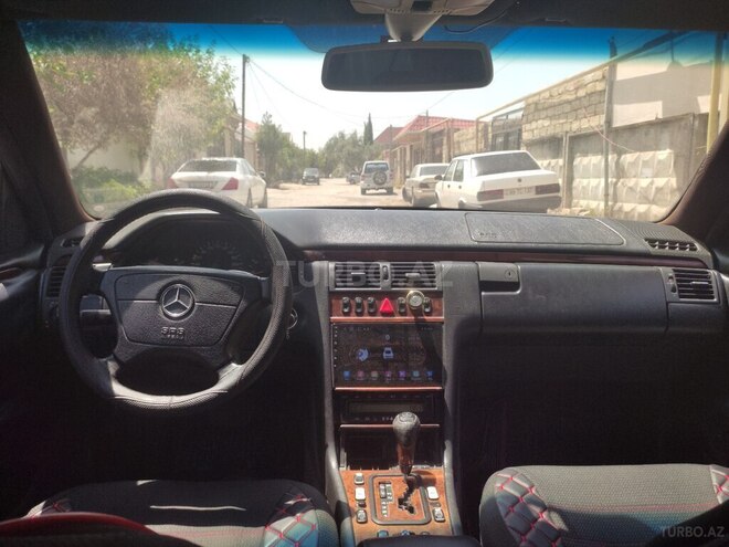 Mercedes E 220 1999, 248,000 km - 2.2 l - Bakı