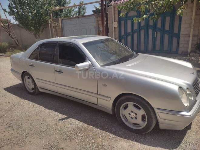 Mercedes E 220 1999, 248,000 km - 2.2 l - Bakı