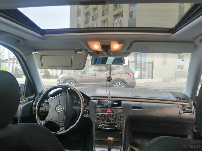 Mercedes E 240 1999, 343,000 km - 2.4 l - Bakı