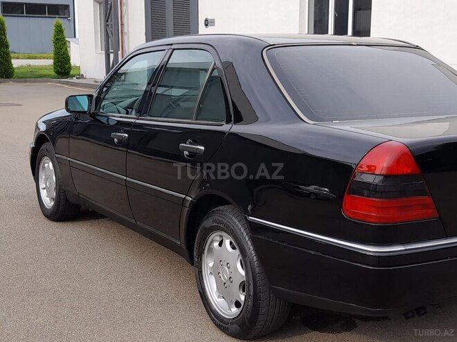 Mercedes C 230 1997, 370,000 km - 2.3 л - Qazax