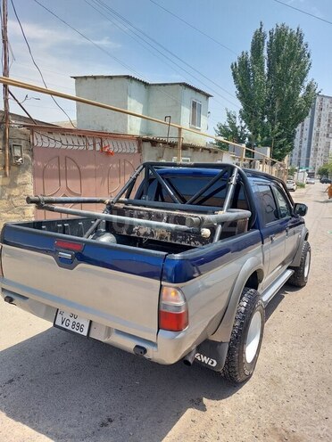 Mitsubishi L200 2003, 426,600 km - 2.5 l - Bakı