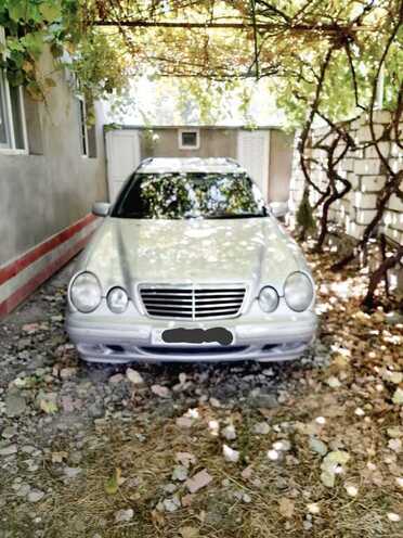Mercedes E 220 2001, 345,612 km - 2.2 l - Ağstafa