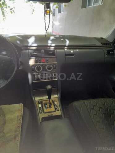 Mercedes E 220 2001, 345,612 km - 2.2 l - Ağstafa