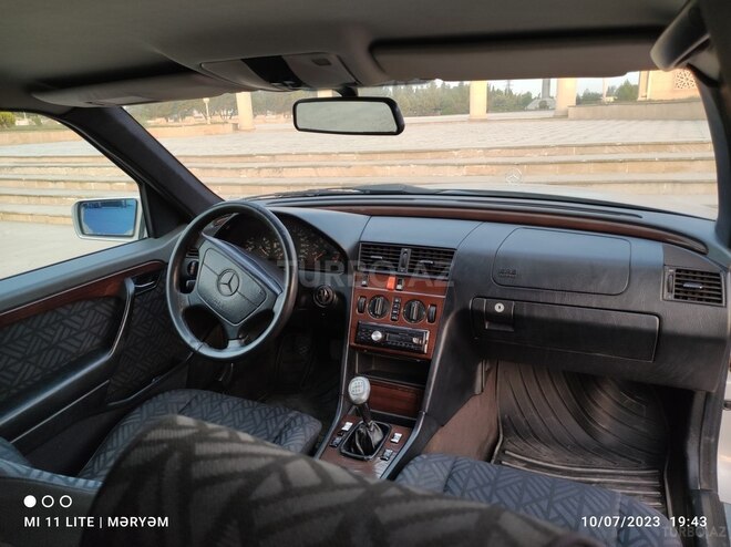 Mercedes C 200 1994, 417,000 km - 2.0 л - Salyan