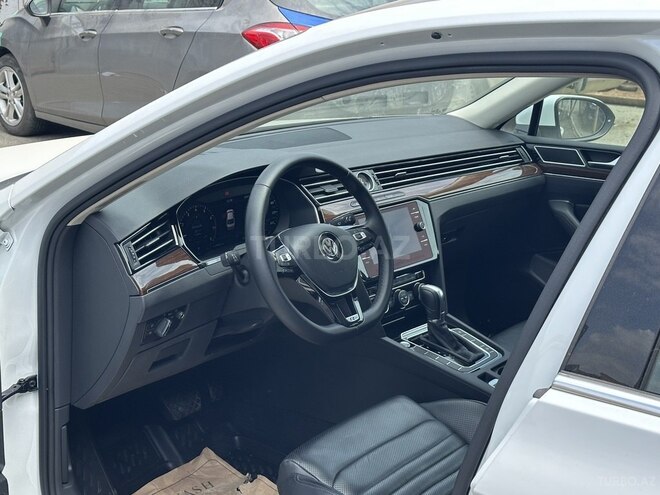 Volkswagen Passat 2019, 28,000 km - 1.8 l - Bakı