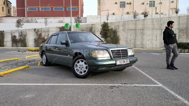 Mercedes E 250 1994, 350,000 km - 2.5 л - Bakı